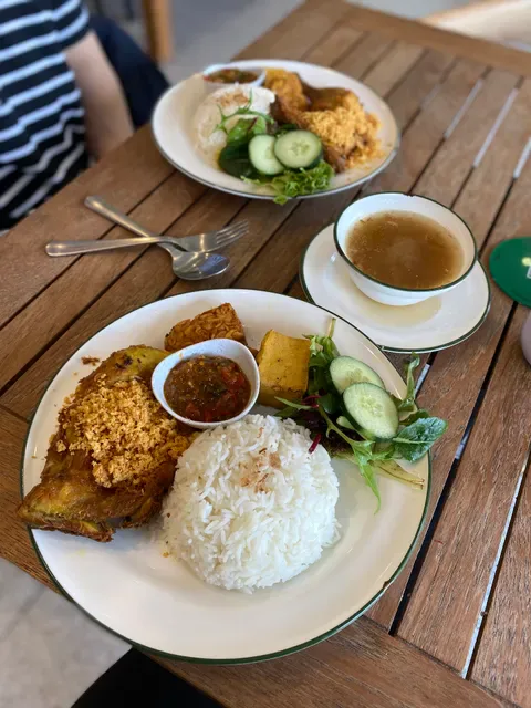 Ayam Penyet Ria
