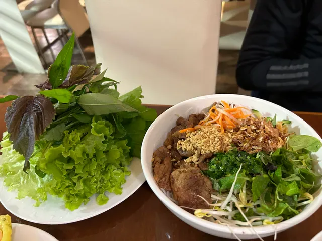 Bánh Xèo Tay Do Vietnamese Restaurant