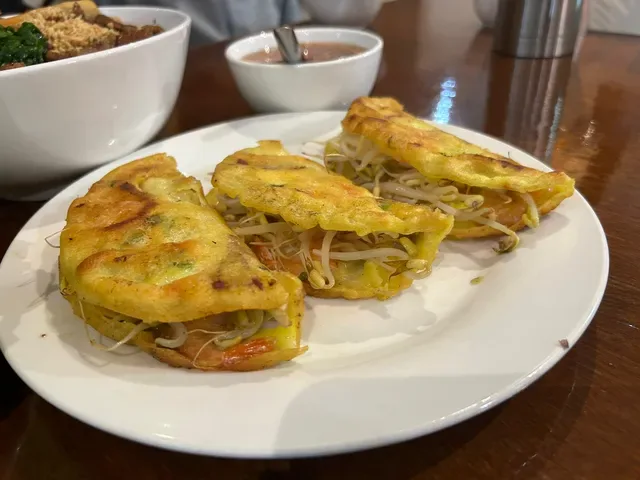 Bánh Xèo Tay Do Vietnamese Restaurant