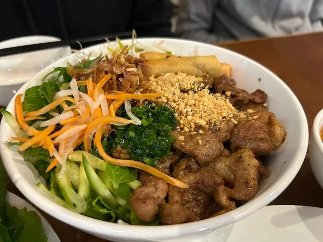 Bánh Xèo Tay Do Vietnamese Restaurant