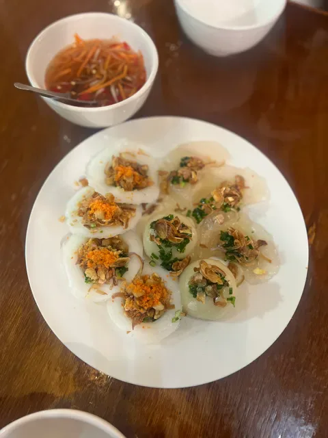Bánh Xèo Tay Do Vietnamese Restaurant