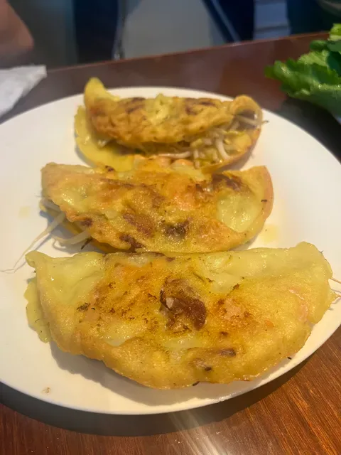Bánh Xèo Tay Do Vietnamese Restaurant