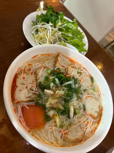 Bánh Xèo Tay Do Vietnamese Restaurant