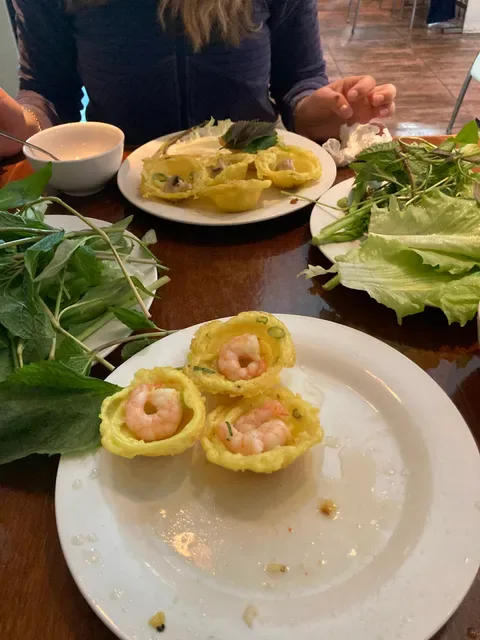 Bánh Xèo Tay Do Vietnamese Restaurant