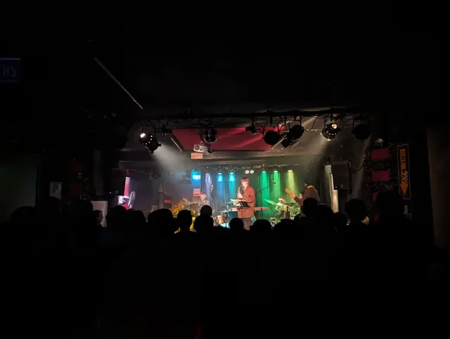 Bar 303