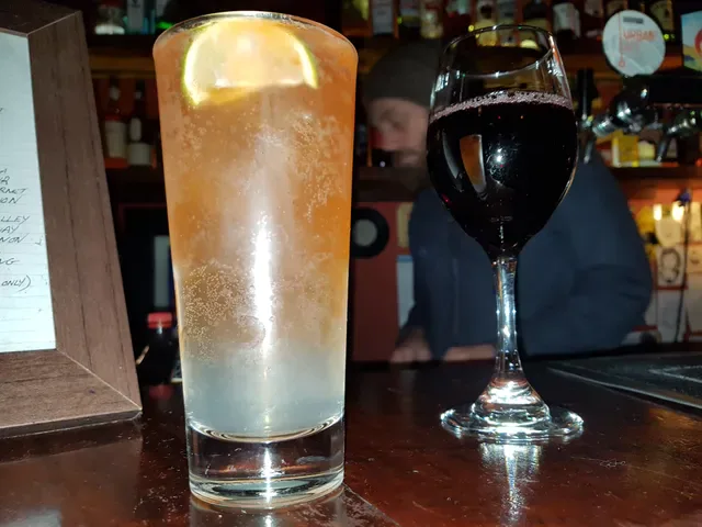 Bar 303