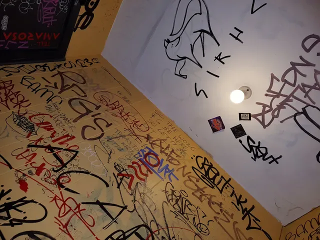 Bar 303
