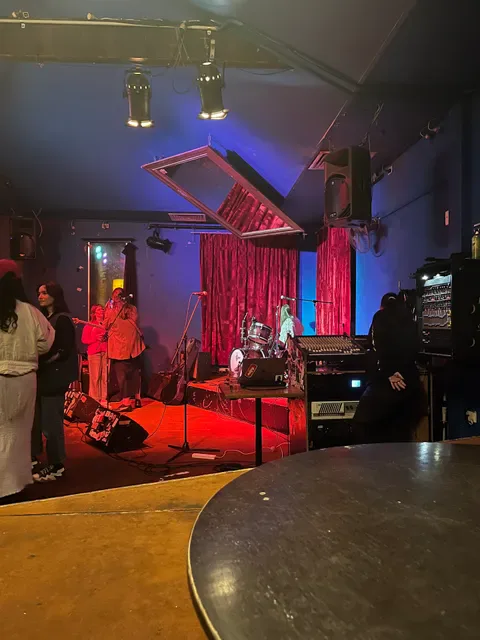 Bar Open