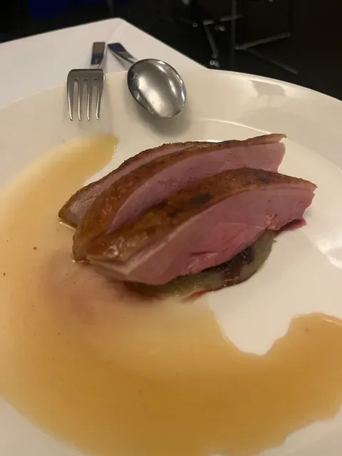 Bau Bau Dining