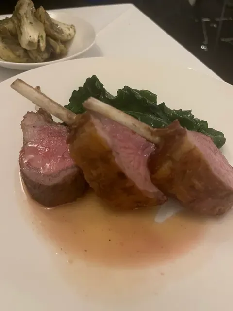 Bau Bau Dining