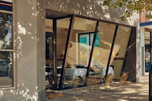 Bau Bau Dining