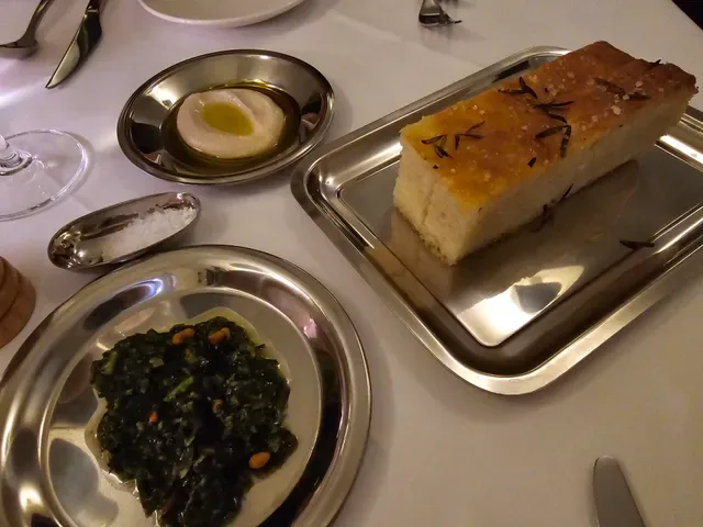 Bau Bau Dining