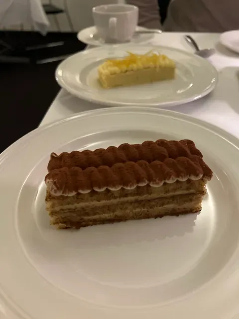 Bau Bau Dining