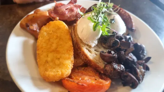 Bensons Café And Restaurant