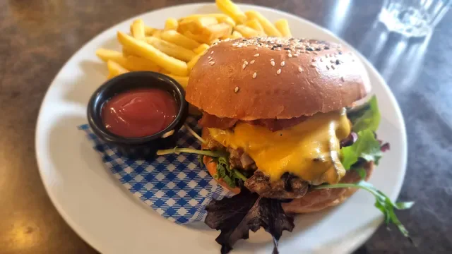Bensons Café And Restaurant