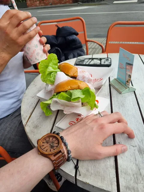 Betty's Burgers