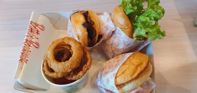 Betty's Burgers