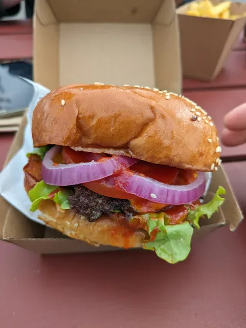Between 2 Buns