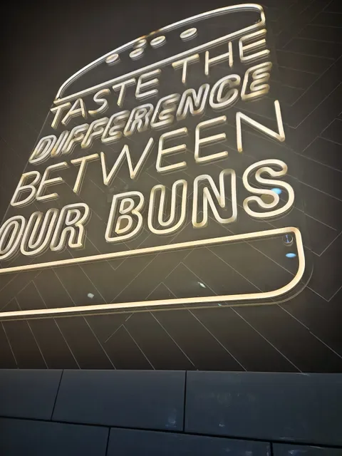 Between 2 Buns