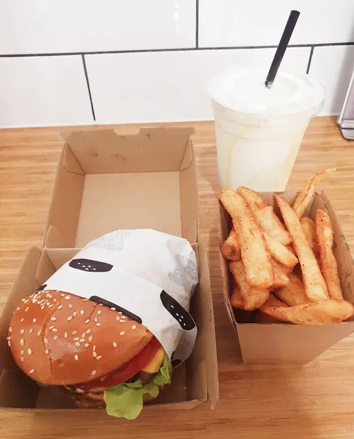 Between 2 Buns
