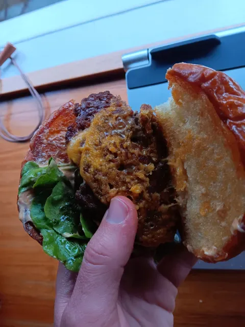 Between 2 Buns