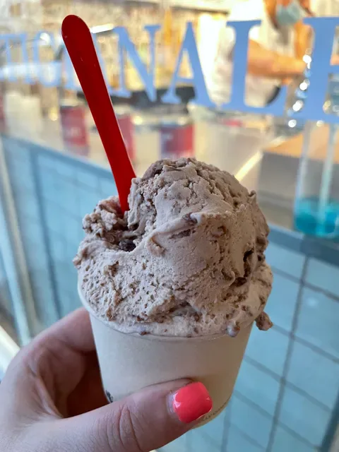 Bianco Latte Gelateria and Italian Desserts