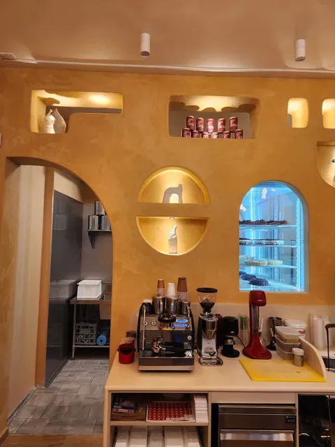 Bianco Latte Gelateria and Italian Desserts