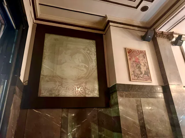 Bistro Voliere