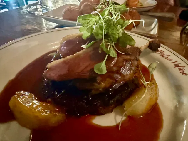 Bistro Voliere
