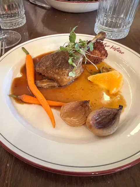 Bistro Voliere