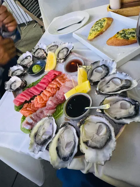 Blu Oyster Co