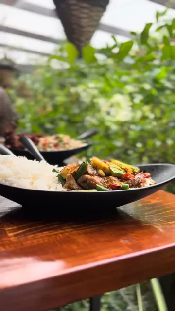 Blue Bamboo Restaurant and Cafe