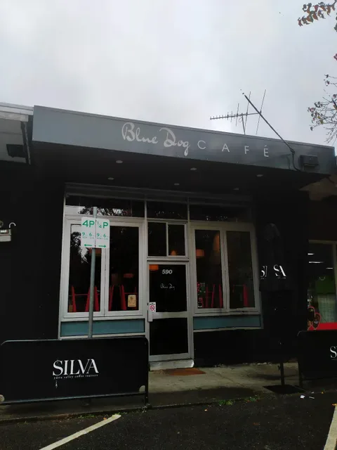 Blue Dog Café.