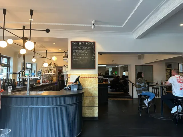 Builders Arms Hotel
