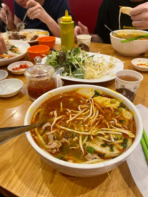 Bun Bo Hue Chu Le