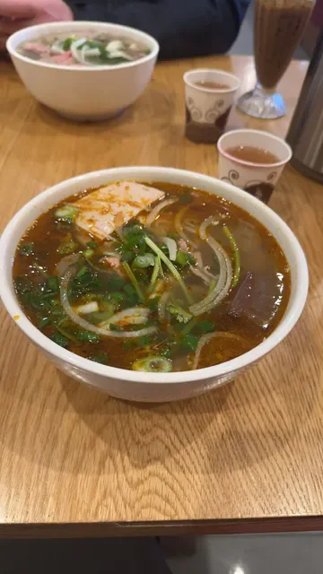 Bun Bo Hue Chu Le