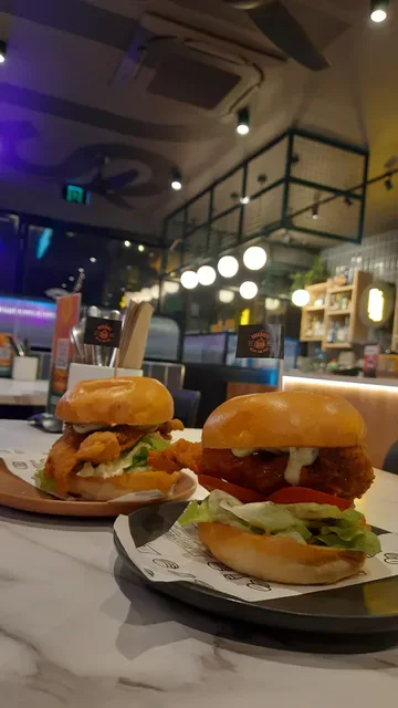 Burgerooze Sunbury