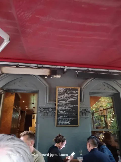 Cabinet Bar & Balcony