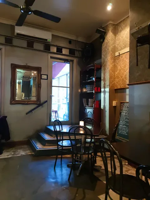 Cabinet Bar & Balcony