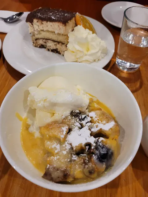 Carlucci's Restaurant