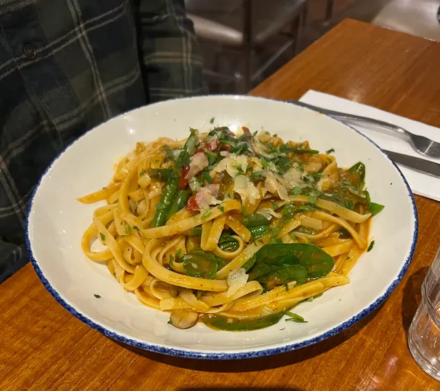 Carlucci's Restaurant