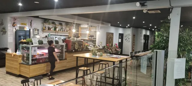 Centre Thai Cafe and Restaurant