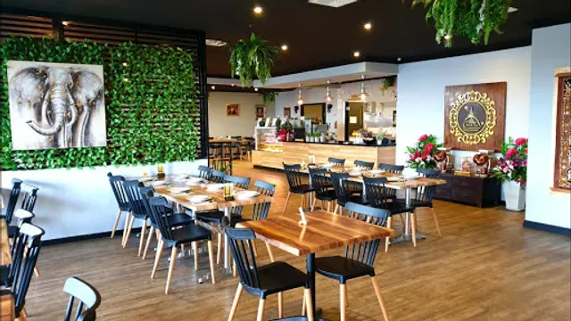 Centre Thai Cafe and Restaurant