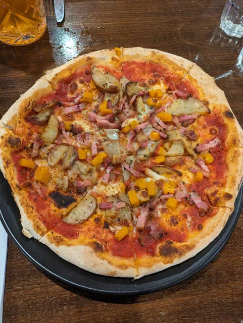 Ciccio's Woodfire Pizzeria