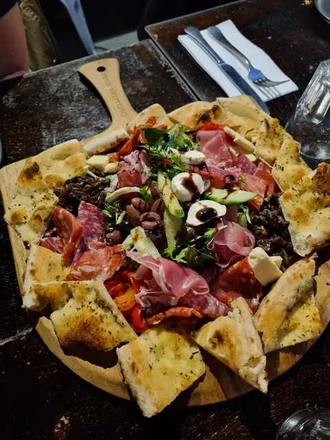 Ciccio's Woodfire Pizzeria