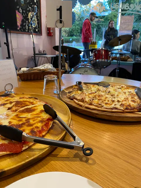 CJ's Pizza Cafe