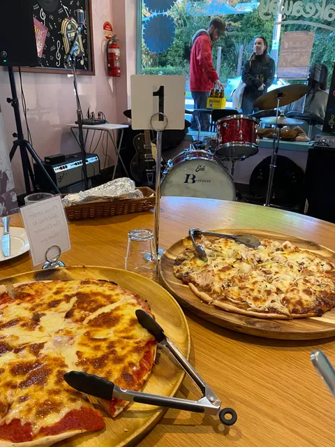 CJ's Pizza Cafe