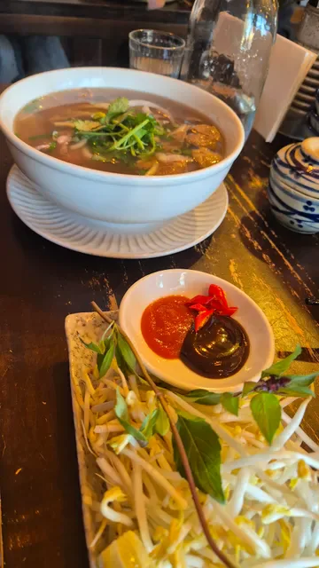 Co Thu Quan Footscray