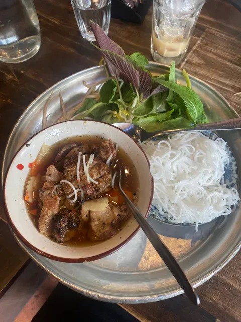 Co Thu Quan Richmond