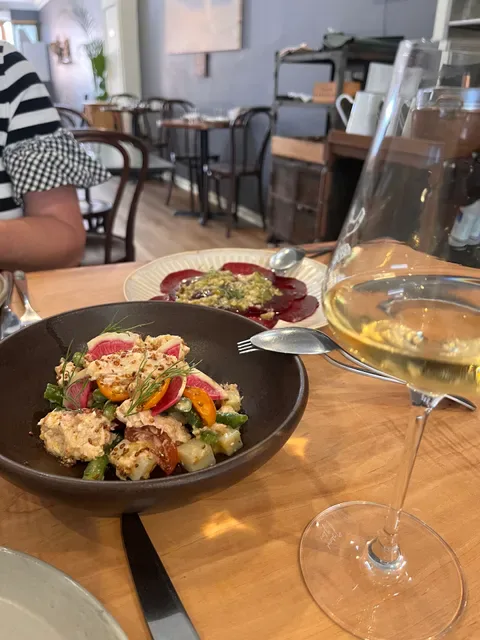 Cognoscenti Food & Wine